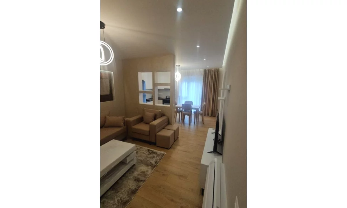 Shtepi me qera Apartament ne Tirane, 2+1, Mobilimi E mobiluar, Pagesa 950  Euro.
