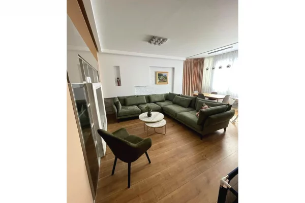 Shtepi me qera Apartament ne Tirane, 2+1, Mobilimi E mobiluar, Pagesa 1,000  Euro.