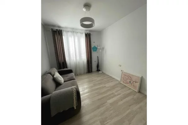 Shtepi me qera Apartament ne Tirane, 2+1, Mobilimi E mobiluar, Pagesa 1,000  Euro.