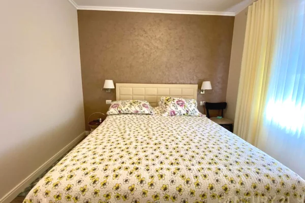 Shtepi me qera Apartament ne Tirane, 2+1, Mobilimi E mobiluar, Pagesa 1,500  Euro.
