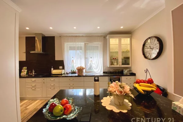 Shtepi me qera Apartament ne Tirane, 2+1, Mobilimi E mobiluar, Pagesa 1,500  Euro.
