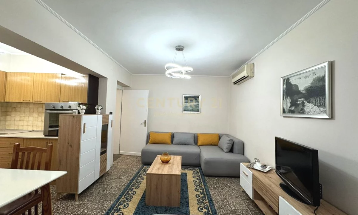 Shtepi me qera Apartament ne Tirane, 1+1, Mobilimi E mobiluar, Pagesa 500  Euro.
