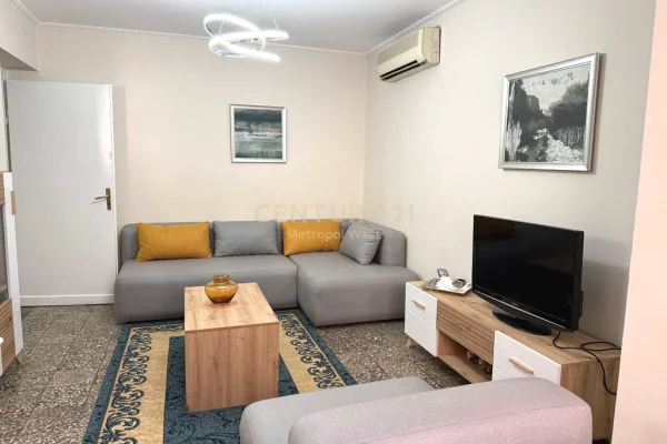 Shtepi me qera Apartament ne Tirane, 1+1, Mobilimi E mobiluar, Pagesa 500  Euro.