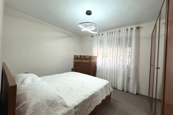 Shtepi me qera Apartament ne Tirane, 1+1, Mobilimi E mobiluar, Pagesa 500  Euro.