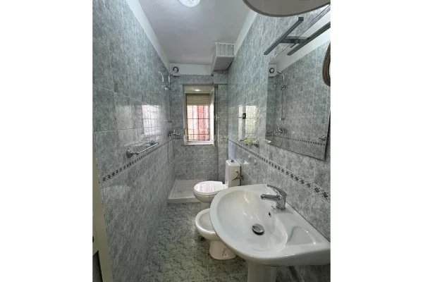 Shtepi me qera Apartament ne Tirane, 1+1, Mobilimi E mobiluar, Pagesa 500  Euro.