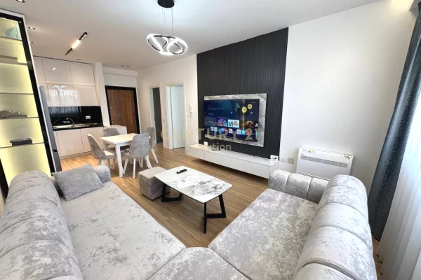 Shtepi me qera Apartament ne Tirane, 1+1, Mobilimi E mobiluar, Pagesa 500  Euro.