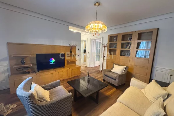 Shtepi me qera Apartament ne Tirane, 1+1, Mobilimi E mobiluar, Pagesa 700  Euro.