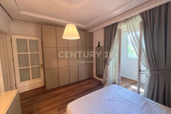 Shtepi me qera Apartament ne Tirane, 1+1, Mobilimi E mobiluar, Pagesa 700  Euro.