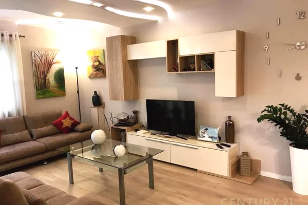 Shtepi me qera Apartament ne Tirane, 2+1, Mobilimi E mobiluar, Pagesa 800  Euro.