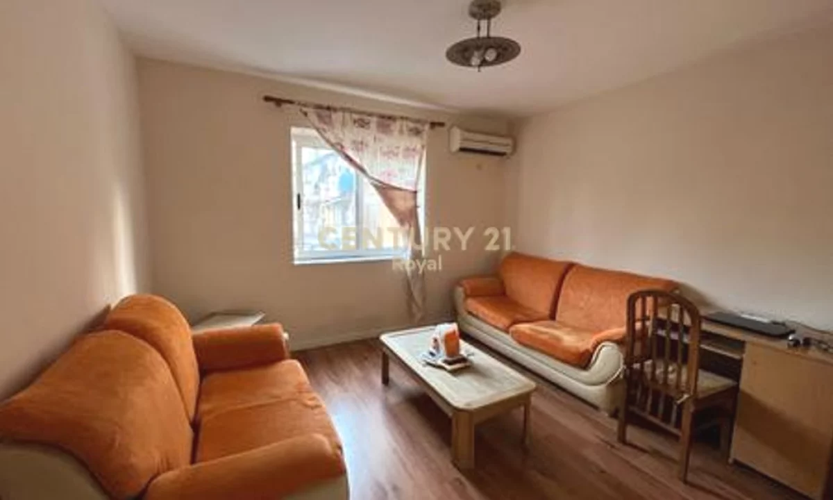 Shtepi me qera Apartament ne Tirane, 2+1, Mobilimi E mobiluar, Pagesa 450  Euro.