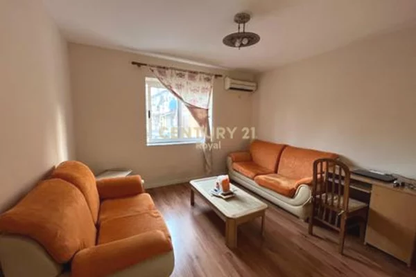 Shtepi me qera Apartament ne Tirane, 2+1, Mobilimi E mobiluar, Pagesa 450  Euro.