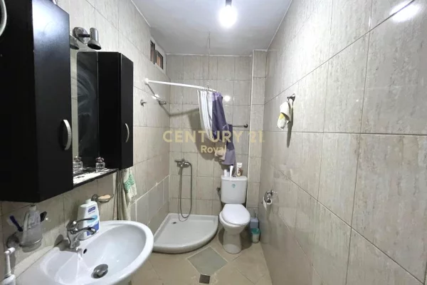 Shtepi me qera Apartament ne Tirane, 2+1, Mobilimi E mobiluar, Pagesa 450  Euro.