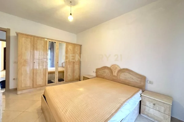 Shtepi me qera Apartament ne Tirane, 2+1, Mobilimi E mobiluar, Pagesa 500  Euro.