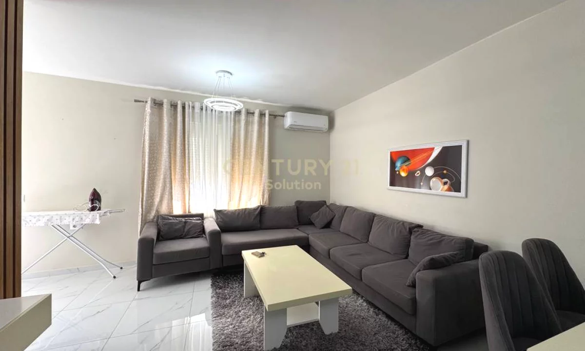 Shtepi me qera Apartament ne Tirane, 2+1, Mobilimi E mobiluar, Pagesa 800  Euro.