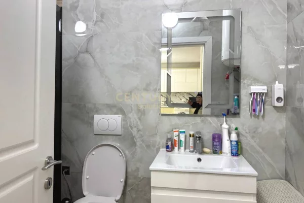 Shtepi me qera Apartament ne Tirane, 2+1, Mobilimi E mobiluar, Pagesa 800  Euro.
