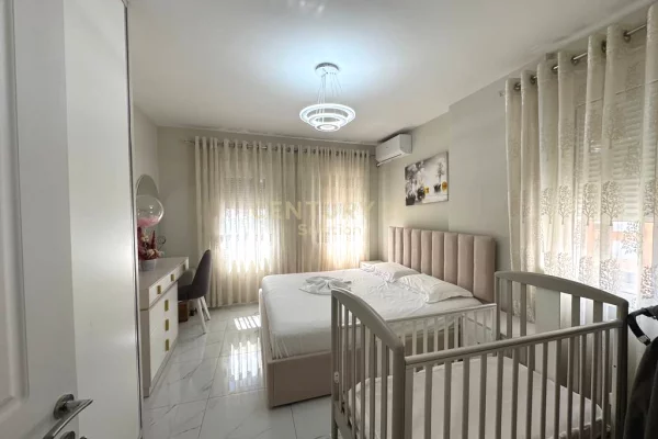 Shtepi me qera Apartament ne Tirane, 2+1, Mobilimi E mobiluar, Pagesa 800  Euro.