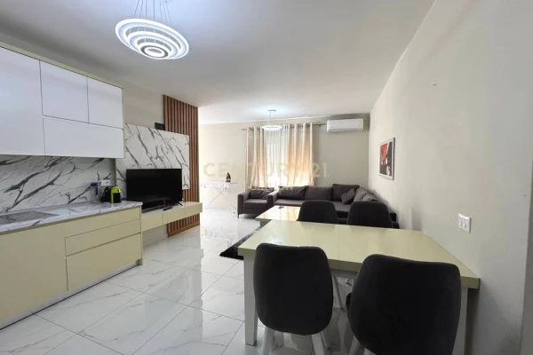 Shtepi me qera Apartament ne Tirane, 2+1, Mobilimi E mobiluar, Pagesa 800  Euro.