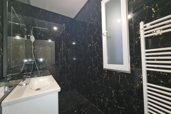 Shtepi me qera Apartament ne Tirane, 2+1, Mobilimi E mobiluar, Pagesa 750  Euro.