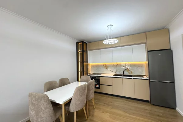 Shtepi me qera Apartament ne Tirane, 2+1, Mobilimi E mobiluar, Pagesa 550  Euro.