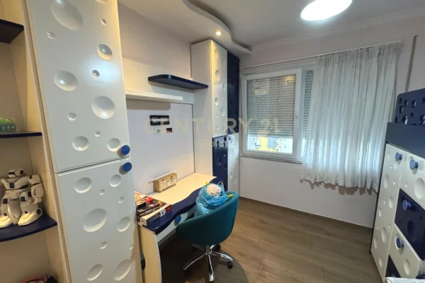 Shtepi me qera Apartament ne Tirane, 2+1, Mobilimi E mobiluar, Pagesa 550  Euro.