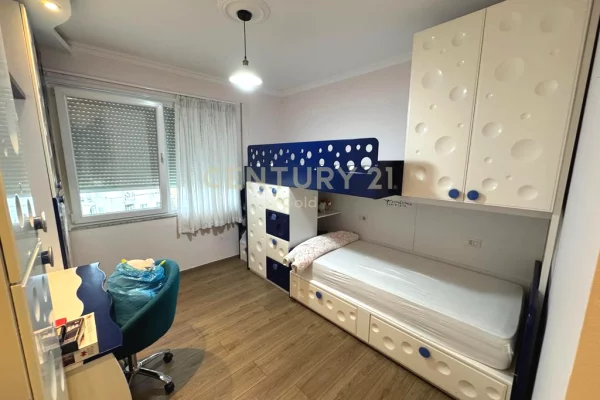 Shtepi me qera Apartament ne Tirane, 2+1, Mobilimi E mobiluar, Pagesa 550  Euro.
