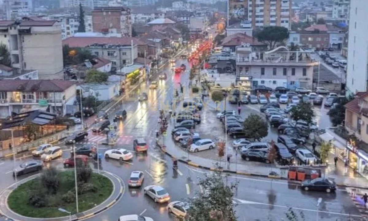 HOTEL PER SHITJE TEK RRUGA E KOSOVAREVE