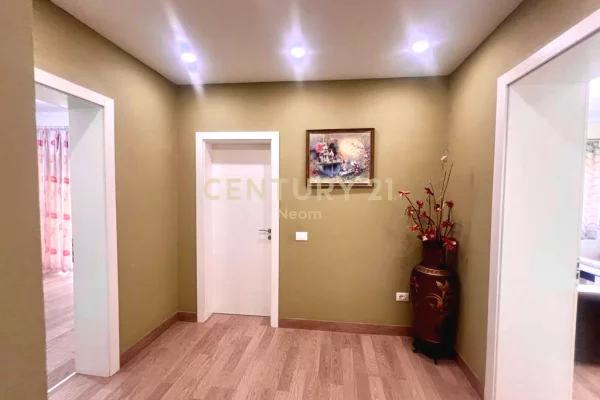 SHITJE,APARTAMENT 2+1 RR. E DURRESIT