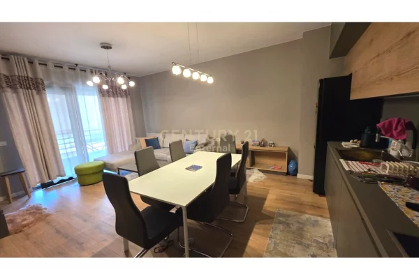 Shtepi ne shitje Apartament ne Tirane, 2+1, Mobilimi E mobiluar, Pagesa 287,000  Euro.