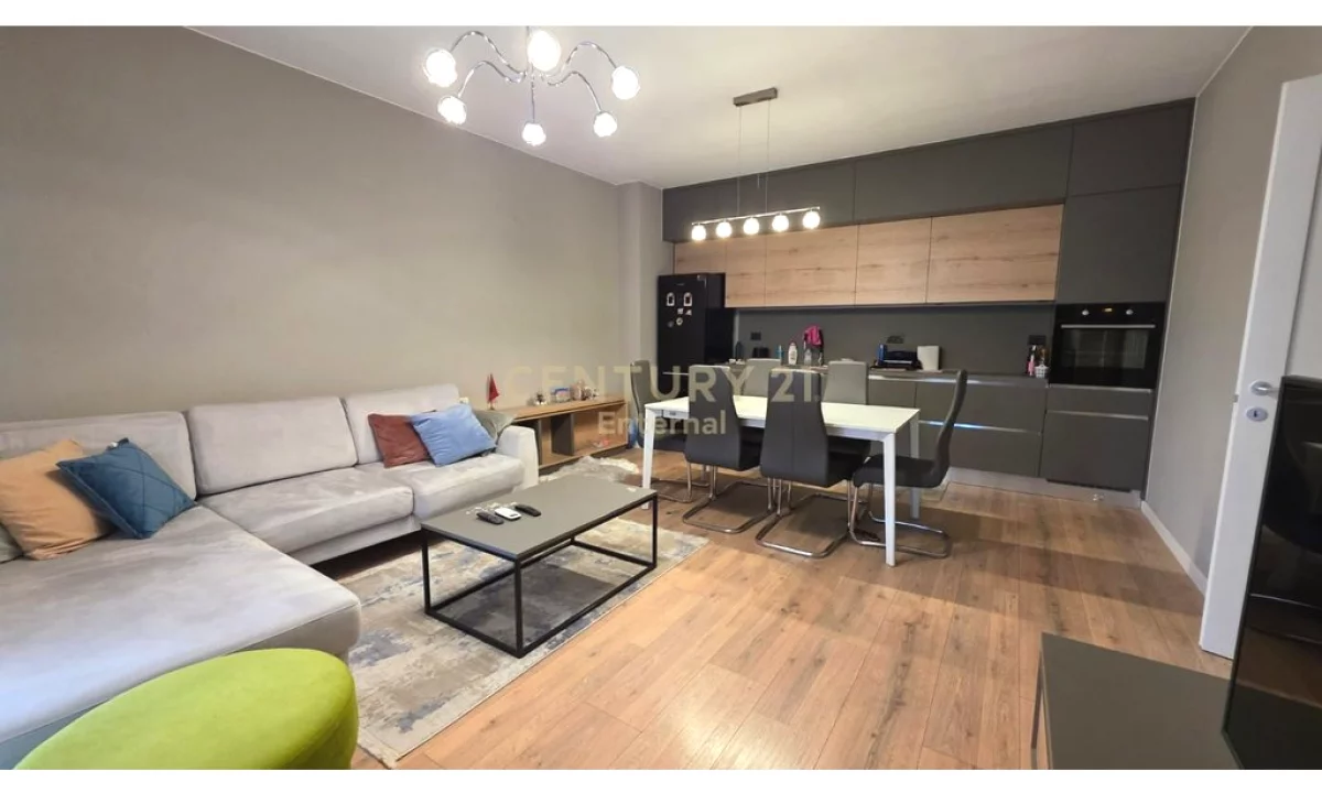 Shtepi ne shitje Apartament ne Tirane, 2+1, Mobilimi E mobiluar, Pagesa 287,000  Euro.