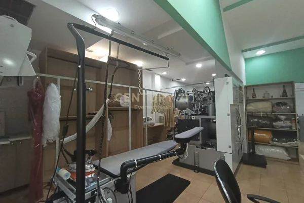 Shtepi ne shitje Apartament ne Tirane, 1+1, Mobilimi E mobiluar, Pagesa 150,000  Euro.