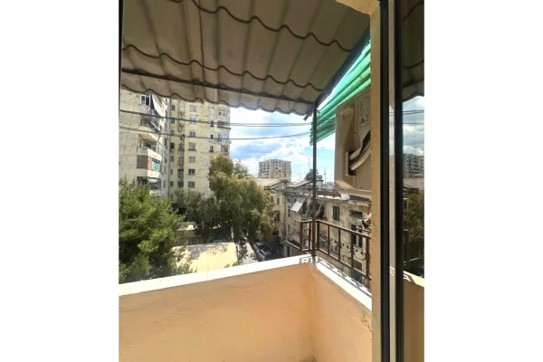Shtepi me qera Apartament ne Tirane, 1+1, Mobilimi E mobiluar, Pagesa 700  Euro.