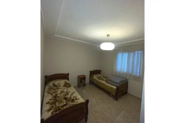 Shtepi ne shitje Apartament ne Tirane, 2+1, Mobilimi E mobiluar, Pagesa 160,000  Euro.