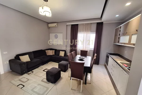 Shtepi me qera 2+1 ne Tirane - 450 Euro