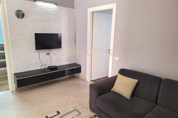 Shtepi me qera Apartament ne Tirane, 2+1, Mobilimi E mobiluar, Pagesa 450  Euro.