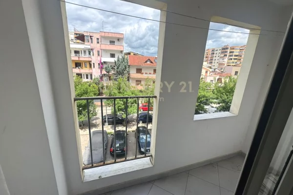 Shtepi me qera Apartament ne Tirane, 1+1, Mobilimi E mobiluar, Pagesa 450  Euro.