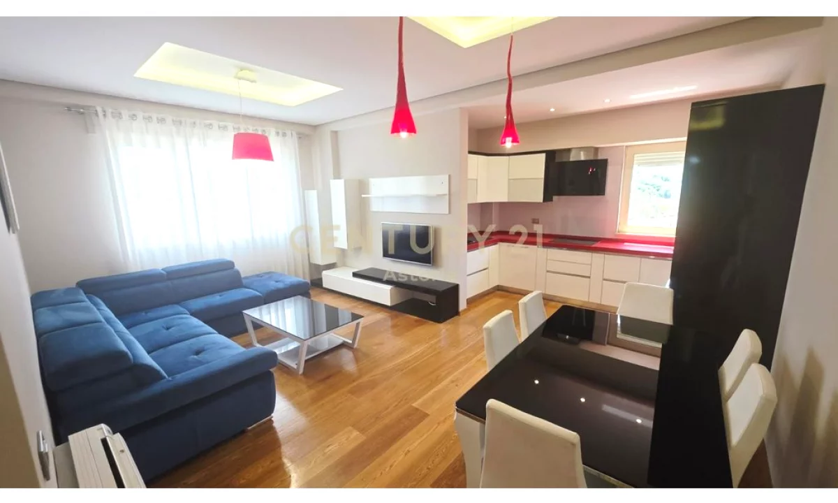 Shtepi ne shitje Apartament ne Tirane, 2+1, Mobilimi E mobiluar, Pagesa 262,000  Euro.