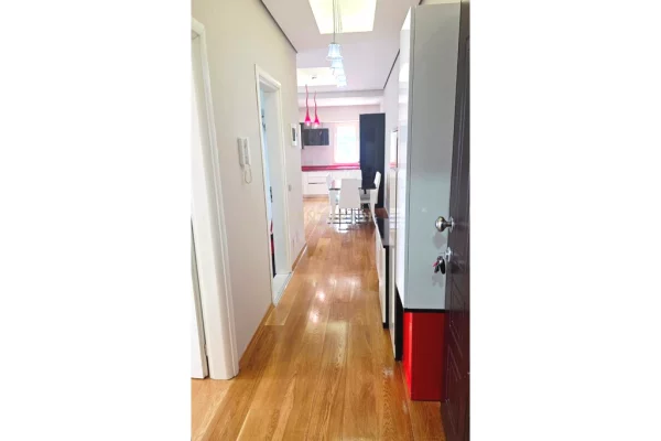 Shtepi ne shitje Apartament ne Tirane, 2+1, Mobilimi E mobiluar, Pagesa 262,000  Euro.