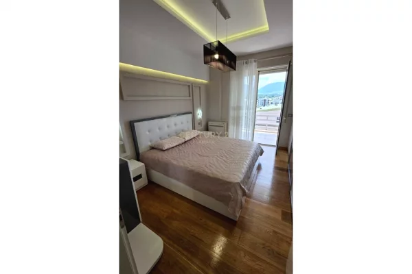 Shtepi ne shitje Apartament ne Tirane, 2+1, Mobilimi E mobiluar, Pagesa 262,000  Euro.