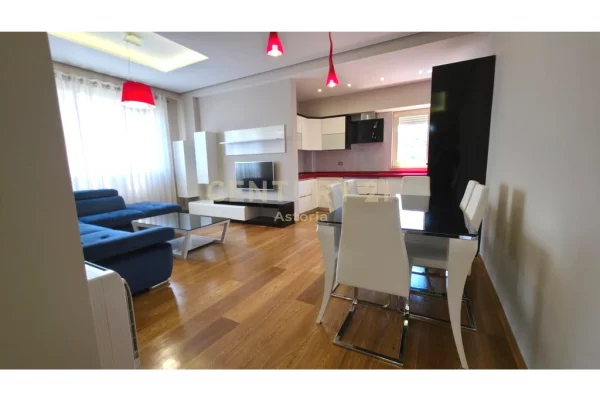 Shtepi ne shitje Apartament ne Tirane, 2+1, Mobilimi E mobiluar, Pagesa 262,000  Euro.