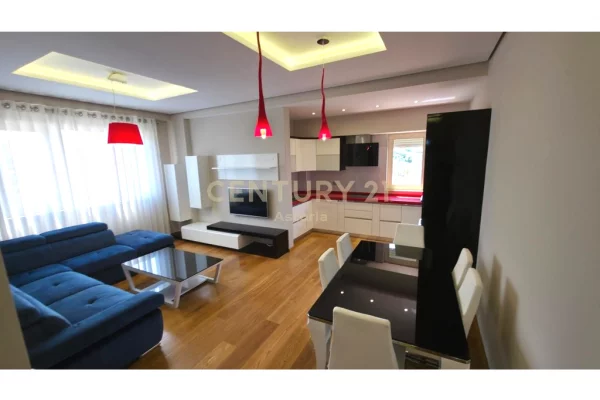 Shtepi ne shitje Apartament ne Tirane, 2+1, Mobilimi E mobiluar, Pagesa 262,000  Euro.