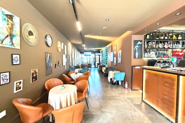 Ambient biznesi me qera 2+1 ne Tirane - 1,700 Euro