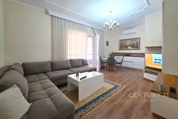 Shtepi me qera Apartament ne Tirane, 2+1, Mobilimi E mobiluar, Pagesa 1,000  Euro.