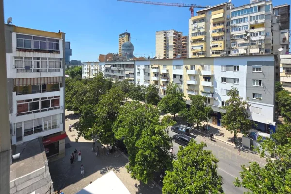 Shtepi me qera Apartament ne Tirane, 2+1, Mobilimi E mobiluar, Pagesa 1,000  Euro.
