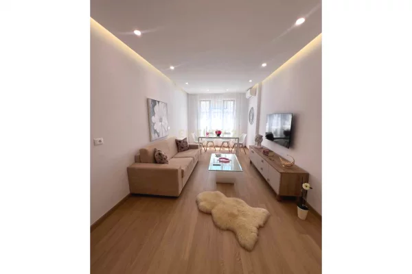 Shtepi me qera 2+1 ne Tirane - 850 Euro