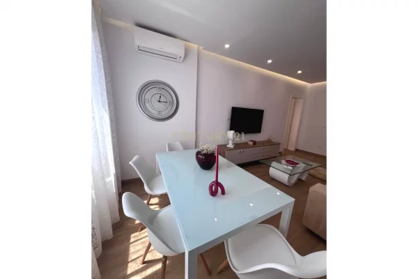 Shtepi me qera Apartament ne Tirane, 2+1, Mobilimi E mobiluar, Pagesa 850  Euro.