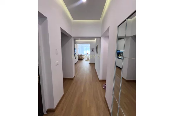 Shtepi me qera Apartament ne Tirane, 2+1, Mobilimi E mobiluar, Pagesa 850  Euro.