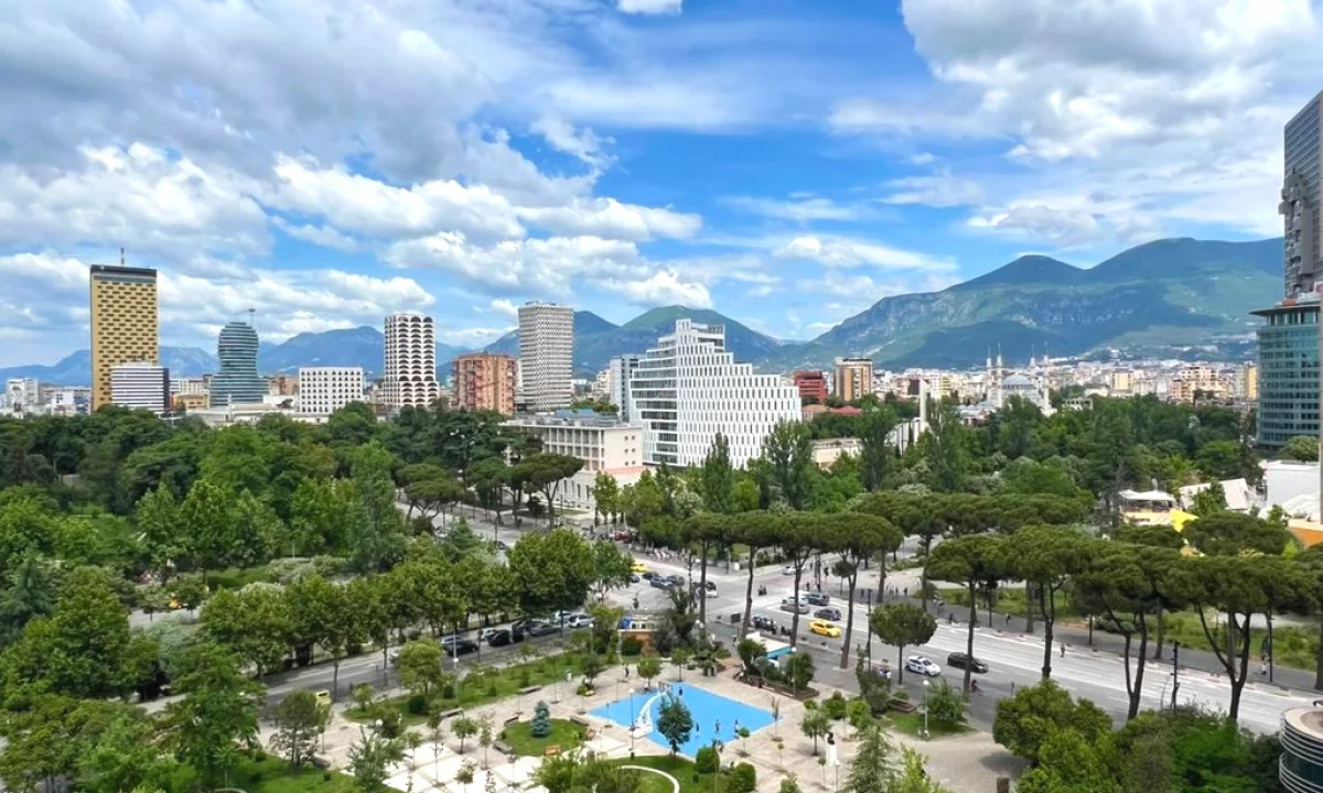 Shtepi me qera Apartament ne Tirane, 1+1, Mobilimi E mobiluar, Pagesa 1,000  Euro.