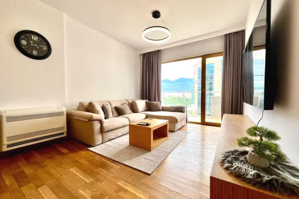 Shtepi me qera Apartament ne Tirane, 1+1, Mobilimi E mobiluar, Pagesa 1,000  Euro.