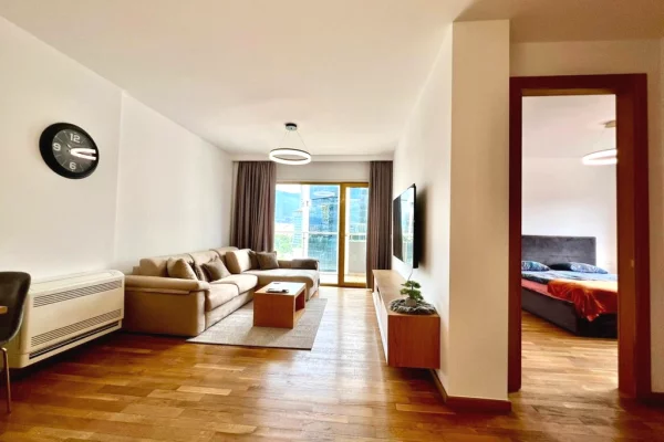 Shtepi me qera Apartament ne Tirane, 1+1, Mobilimi E mobiluar, Pagesa 1,000  Euro.