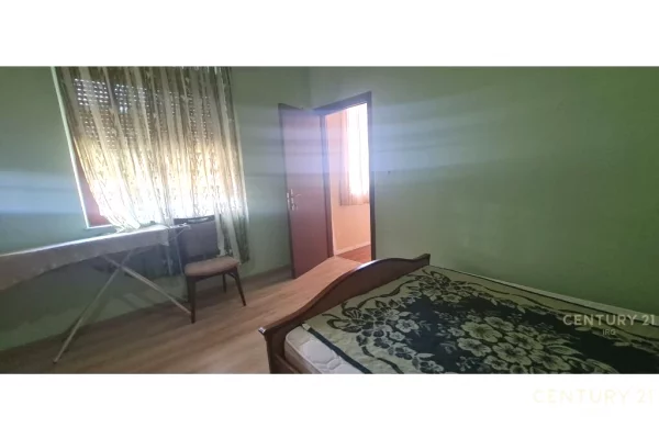 Shtepi me qera Vila Luksoze ne Tirane, 1+1, Mobilimi E mobiluar, Pagesa 350  Euro.
